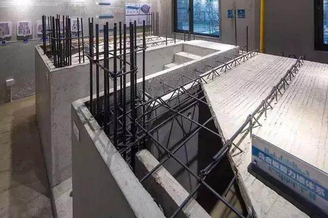 1582609314817499.jpg 通過(guò)BIM提前檢驗(yàn)防止鋼筋碰撞的情況.jpg